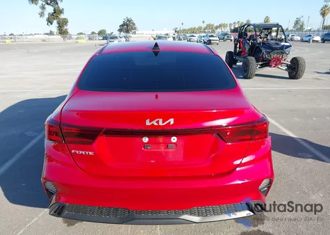 2024 Kia Forte Lxs z USA, uszkodzony, nr VIN 3KPF24ADXRE805599